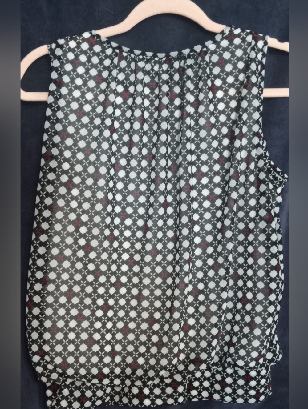 W by Worth Women's Black Geometric Sleeveless Blouse - Picture 2 of 4